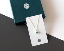 Load image into Gallery viewer, Turquoise Resin Silver Necklace