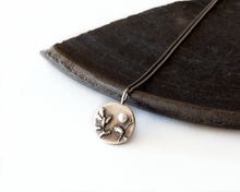 Load image into Gallery viewer, Silver Botanical Necklace with Freshwater Pearl
