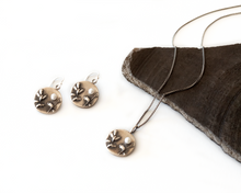 Load image into Gallery viewer, Botanical Pearl Earrings