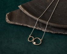 Load image into Gallery viewer, Minimalist Pearl Necklace