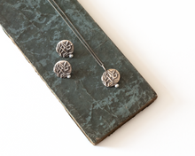 Load image into Gallery viewer, Sterling Silver Botanical Pearl Necklace