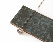 Load image into Gallery viewer, Sterling Silver Botanical Pearl Necklace