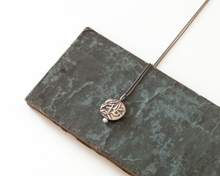 Load image into Gallery viewer, Sterling Silver Botanical Pearl Necklace