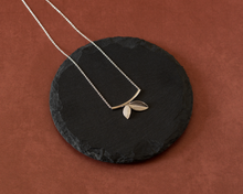 Load image into Gallery viewer, Dainty Sterling Silver Leaf Necklace