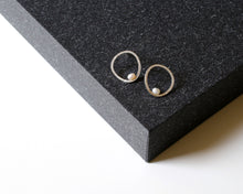 Load image into Gallery viewer, Silver Earrings with Freshwater Pearls