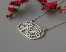Load image into Gallery viewer, Sterling Silver Floral Necklace