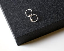 Load image into Gallery viewer, Silver Earrings with Freshwater Pearls