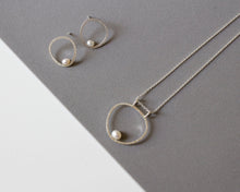 Load image into Gallery viewer, Silver Earrings with Freshwater Pearls