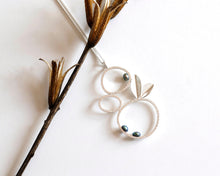 Load image into Gallery viewer, Floral Silver Necklace with Freshwater Pearls