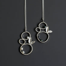 Load image into Gallery viewer, Floral Silver Necklace with Freshwater Pearls