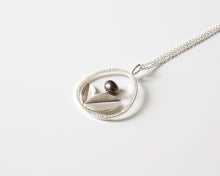 Load image into Gallery viewer, Floral Silver Necklace with Freshwater Pearl