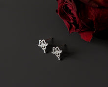 Load image into Gallery viewer, Sterling Silver Floral Stud Earrings