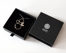 Load image into Gallery viewer, Floral Silver Necklace with Freshwater Pearls

