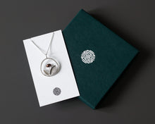 Load image into Gallery viewer, Floral Silver Necklace with Freshwater Pearl
